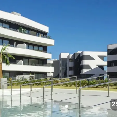Apartamento Higuerón Prestige Homes *